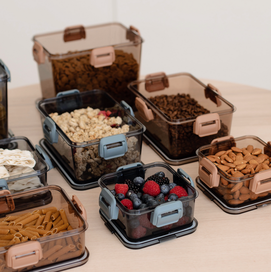 nBuckle Dried Food Container Set