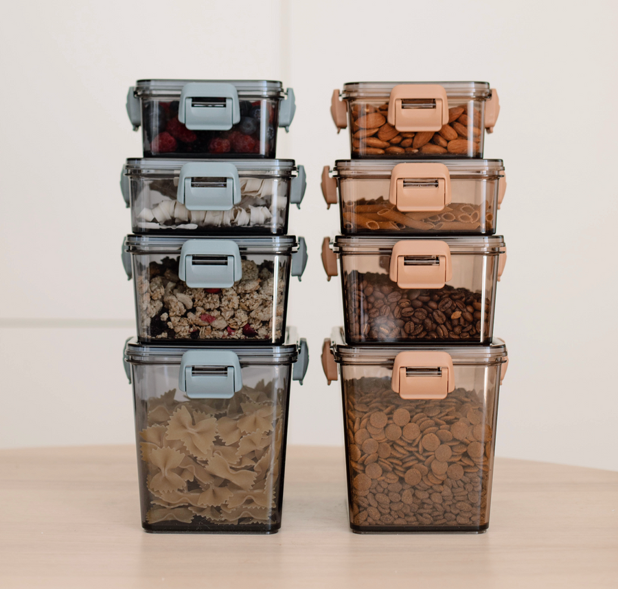 nBuckle Dried Food Container Set